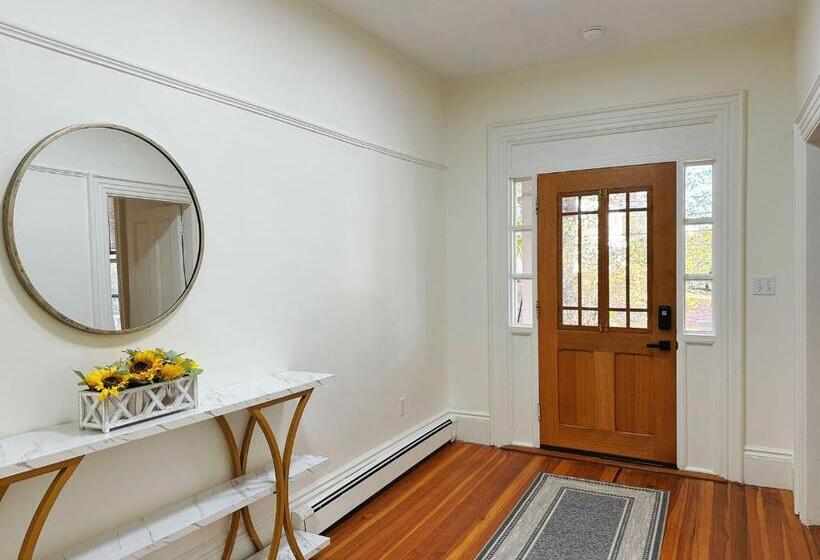 Апартаменты 2 Спальни, 2b1bentire Place Modern Comfort With Old Charm