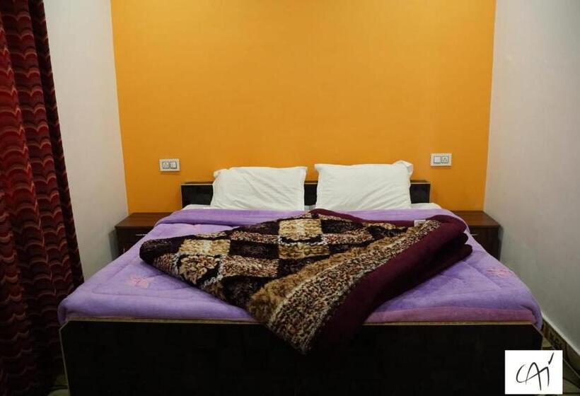 Семейный Номер, Chail Alone Inn