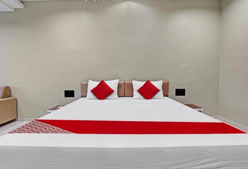Трехместный Номер Классика, Oyo Flagship Hotel Barsana