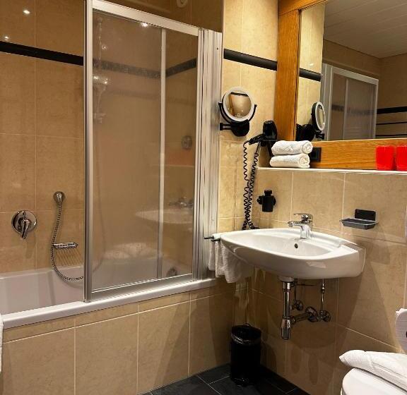 Apartamento 1 Dormitório com Terraço, Appartementhaus Birkenwald