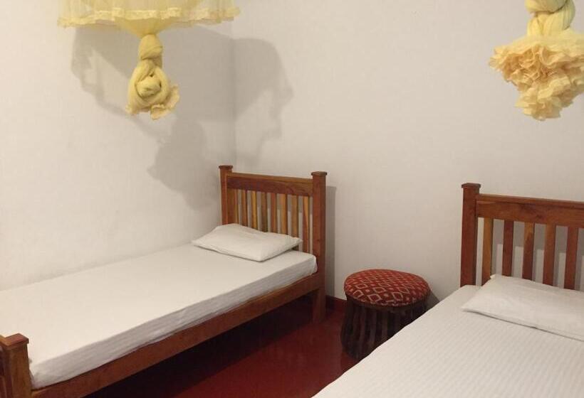 Номер Economy, Best Hostel Yala