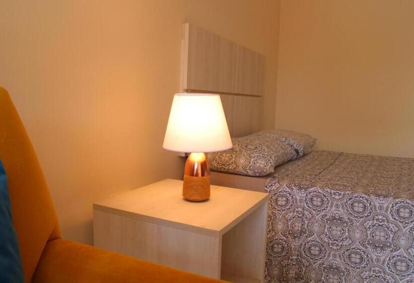 اتاق استاندارد با تخت بزرگ, De La Mora Hostal
