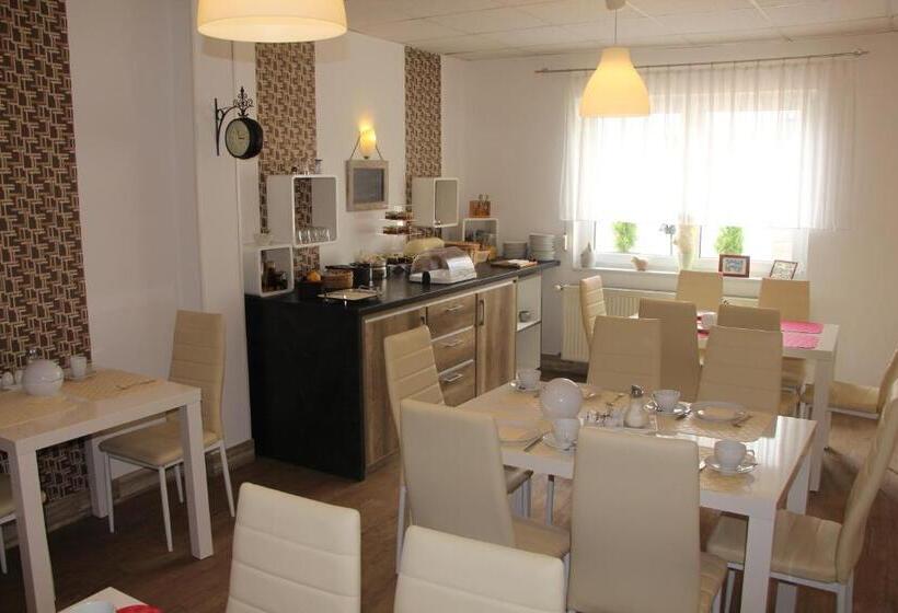Номер Стандарт, Und Restaurant Hohenzollern
