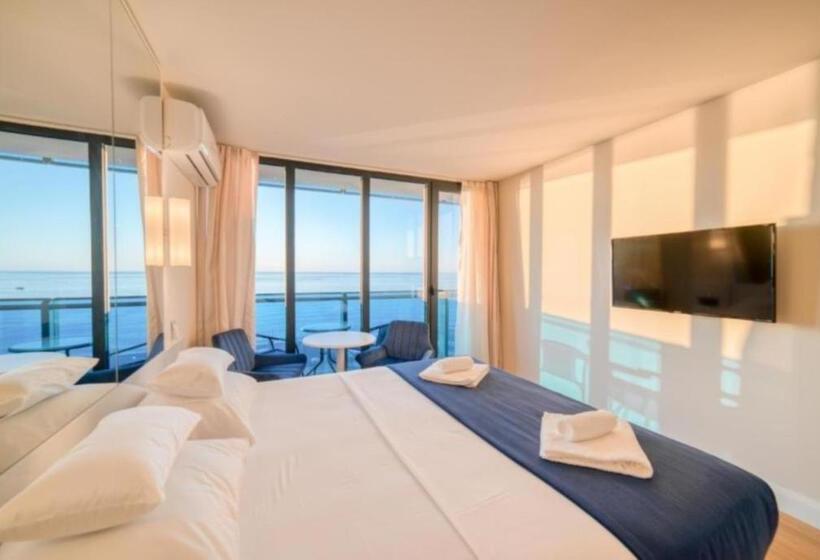 استودیوی سوپریور, Orbi Citi Black Sea View Apart