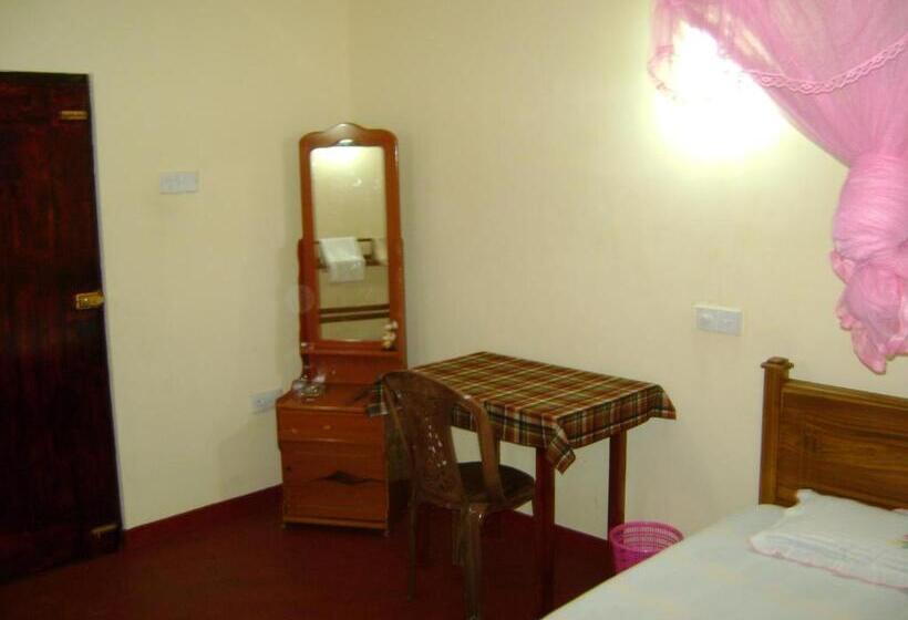 اتاق لوکس, Family Guest House
