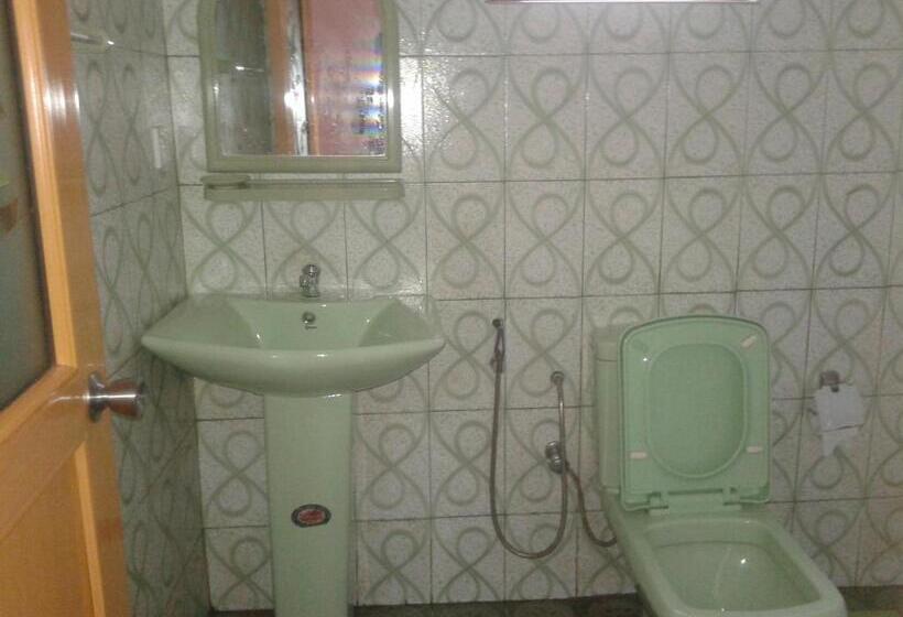 اتاق لوکس, Family Guest House