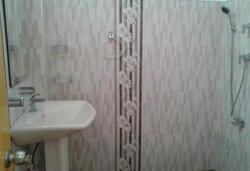 اتاق استاندارد با تخت بزرگ, Family Guest House