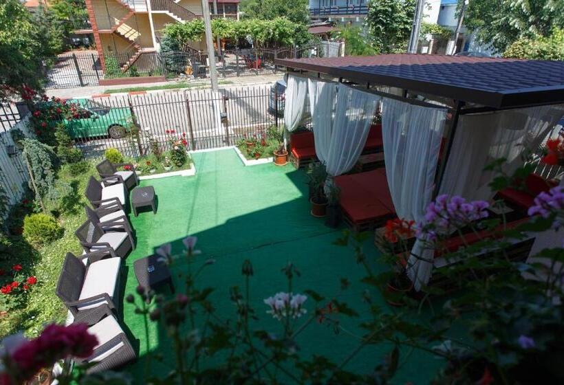 اتاق استاندارد چهارنفره با بالکن, Vila Sandra
