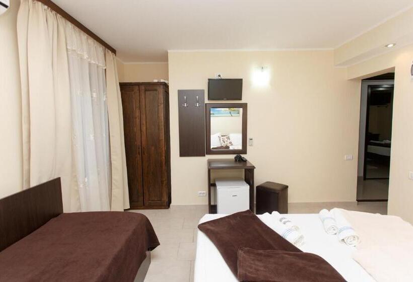 اتاق استاندارد سه نفره, Vila Sandra