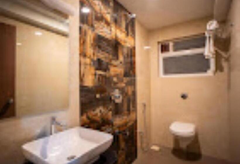 Номер Deluxe Кровать Кинг, Oberon Solapur