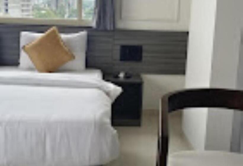 Номер Deluxe Кровать Кинг, Oberon Solapur