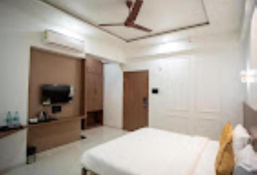 Номер Deluxe Кровать Кинг, Oberon Solapur