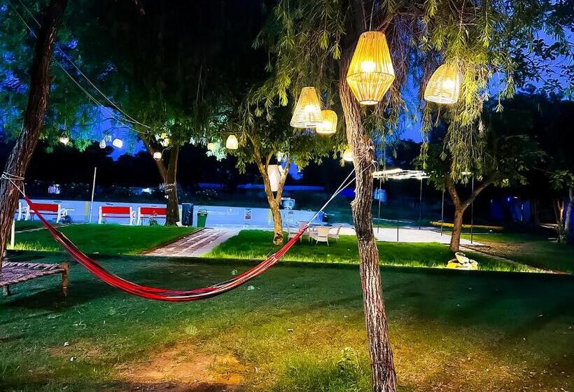 Вилла с 1 спальней и бассейном, Willow Farm   Sohna  Gurgoan Road