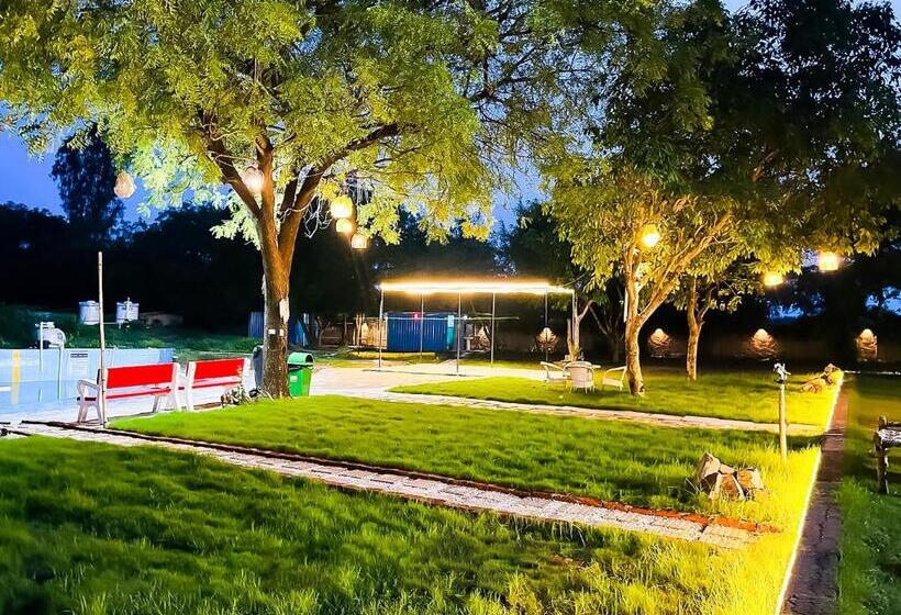 Вилла с 1 спальней и бассейном, Willow Farm   Sohna  Gurgoan Road
