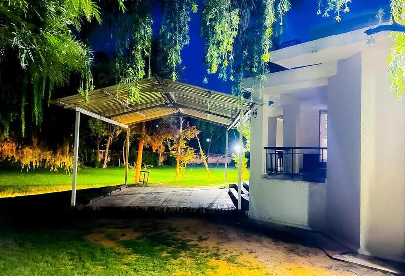 Вилла с 1 спальней и бассейном, Willow Farm   Sohna  Gurgoan Road