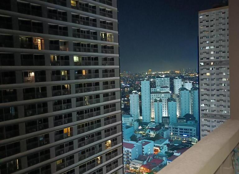 침실 1개 발코니 아파트, 1br Aesthetic Condotel With Balcony   Edsa
