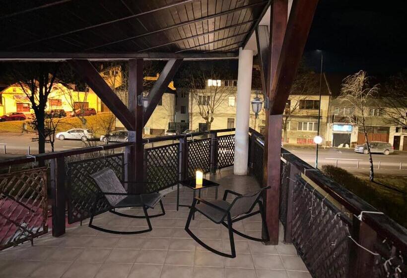 غرفة قياسية ثلاثية, Ambra Room S