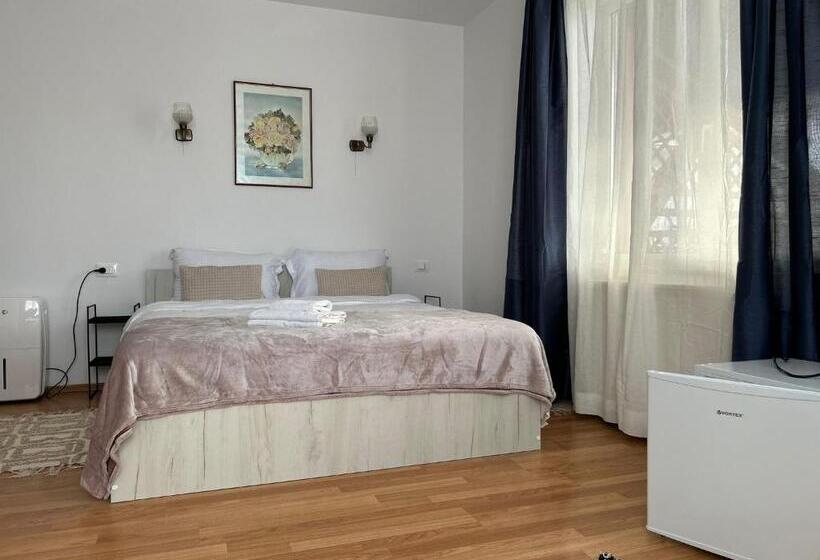 غرفة قياسية ثلاثية, Ambra Room S