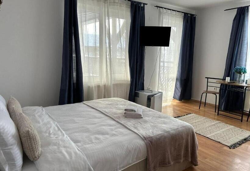 غرفة قياسية ثلاثية, Ambra Room S