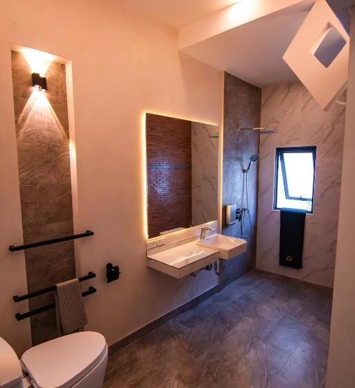 Трехместный Номер Deluxe, La Belle Vie   Boutique Hotel Adults Only