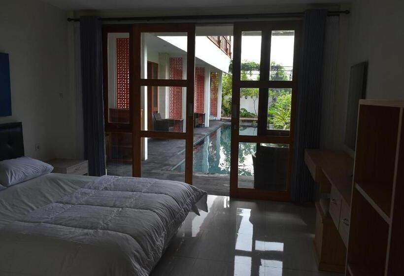 Номер Стандарт Вид на Бассейн, Ketut Joglo Guest House