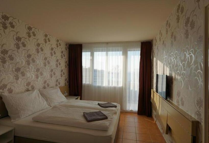 Номер Стандарт Трехместный, Plazs Hotel Siófok