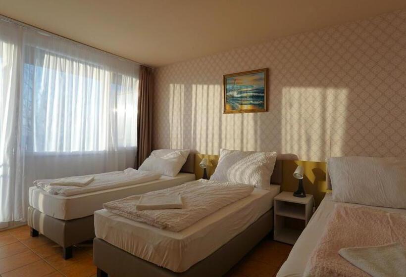 Suite with lake view, Plazs Hotel Siófok