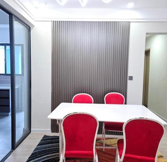 اتاق استاندارد یک نفره, Holiday Inn Suits Nairobi