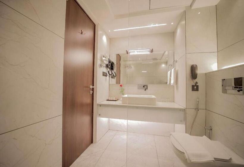 Quarto Deluxe, Cordial Sopanam