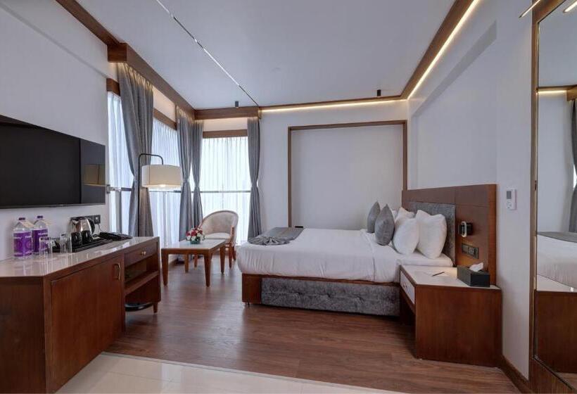Quarto Deluxe, Cordial Sopanam