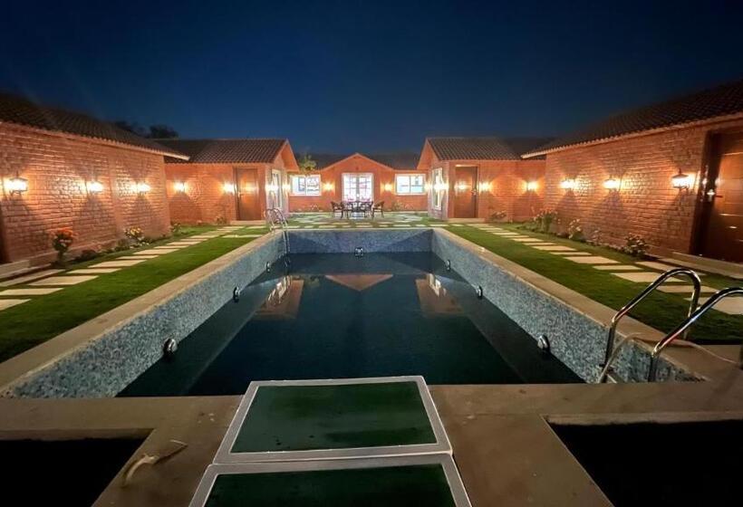 Вилла с 1 спальней и бассейном, Sukriti Farmhouse, Cottage Theme Stay In Ncr