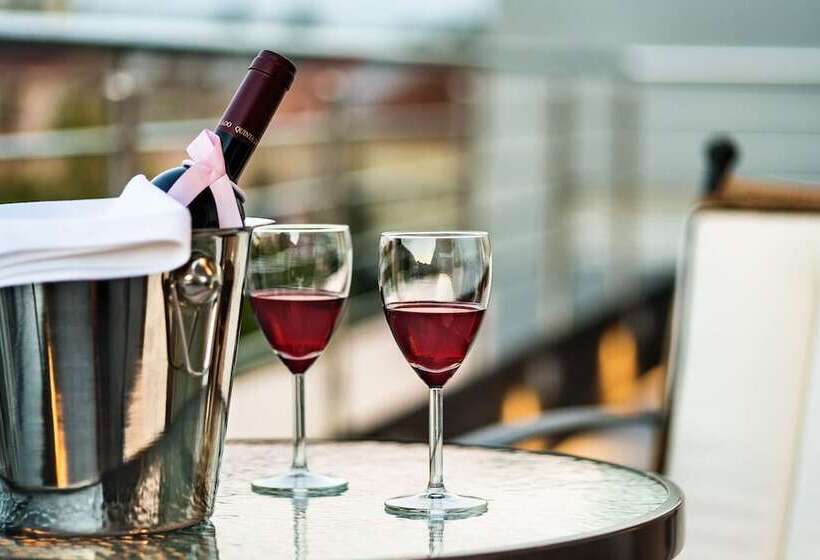 استودیوی سوپریور, Madison Luxury Apartments & Rooms