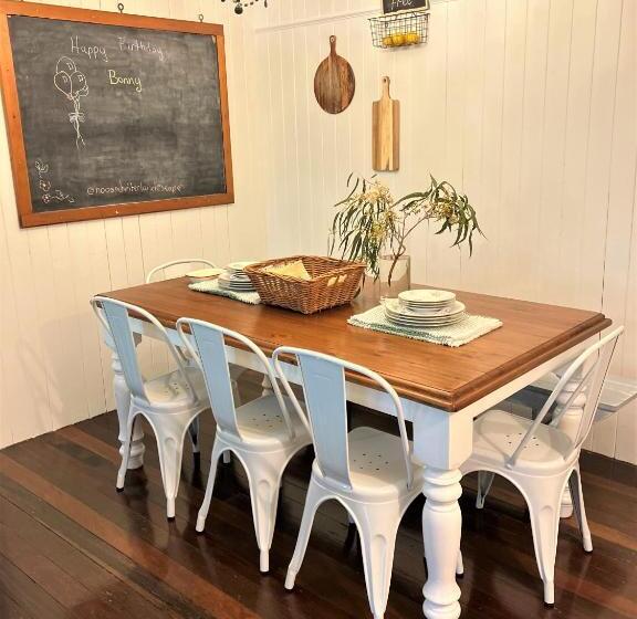 패밀리 스위트, Noosa Hinterland Escape
