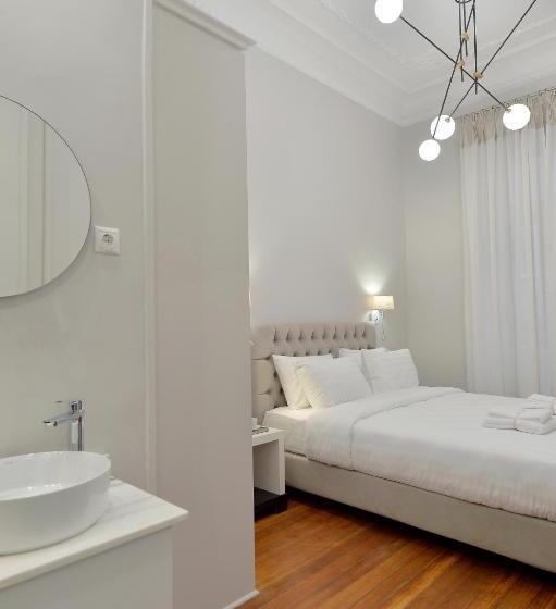 غرفة قياسية, 1900 Athenian House