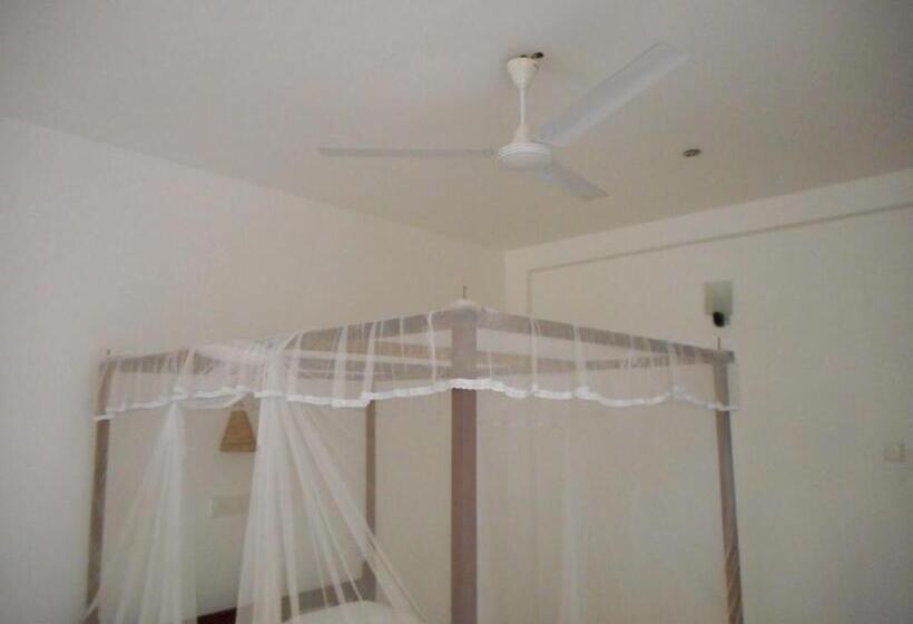 Апартаменты 1 Спальня, The Thusi S