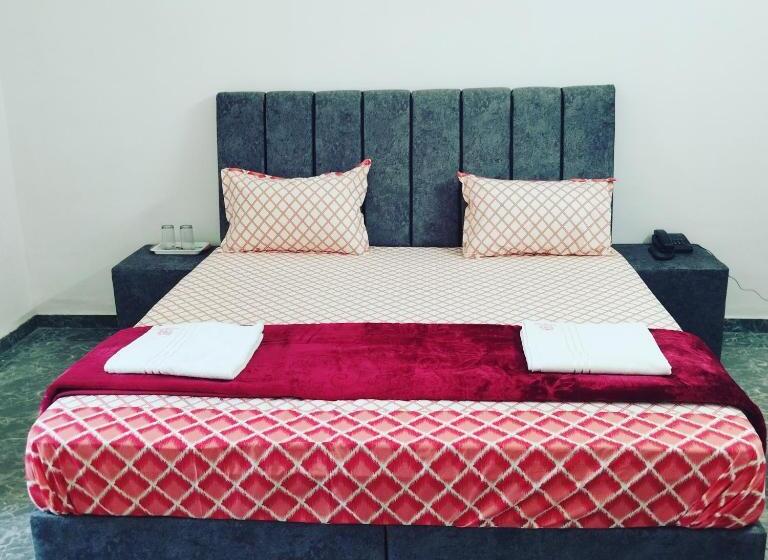Номер Deluxe, Devkamal