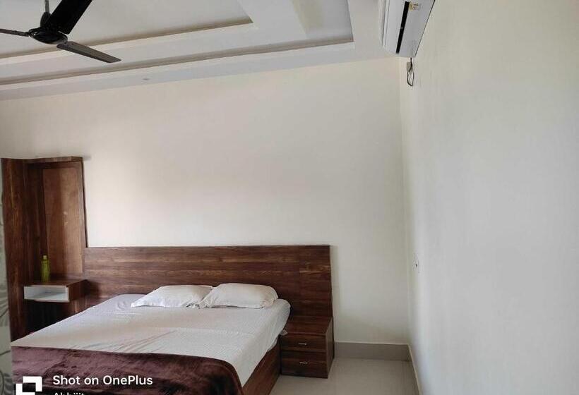 Трехместный Номер Классика, Oyo Hotel Park Inn