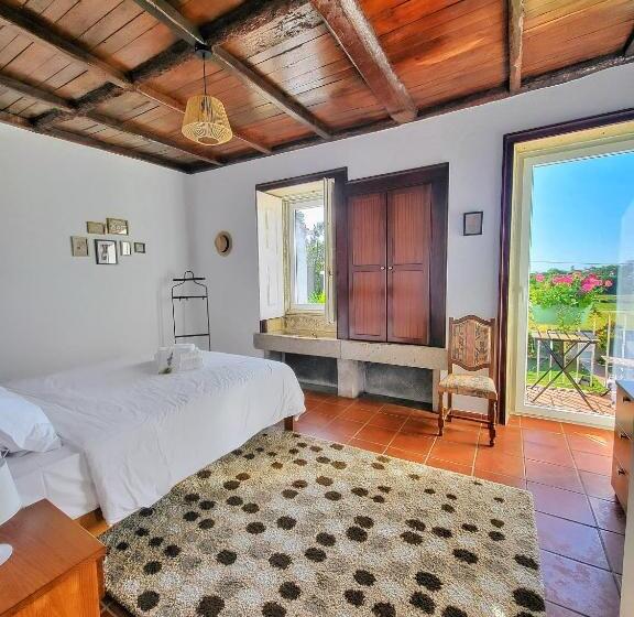 Номер Стандарт с Балконом, Torre De Santiago   Guest House