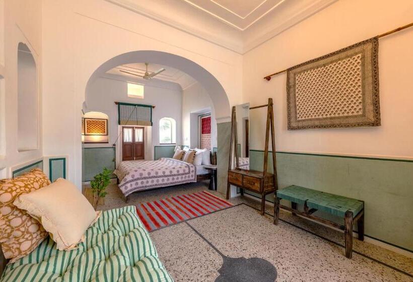 带大床的高级房间, Sum Jaipur