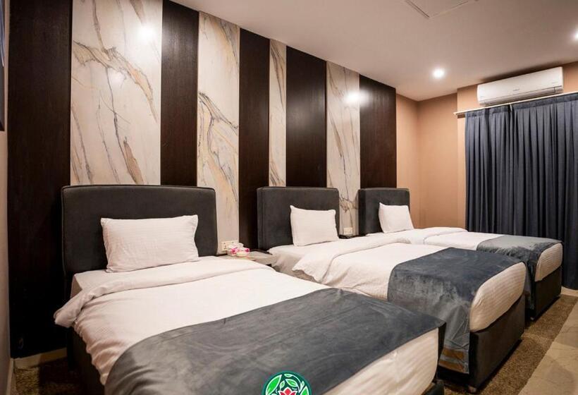 اتاق ساده سه‌ نفره, Ward Hotel Basra