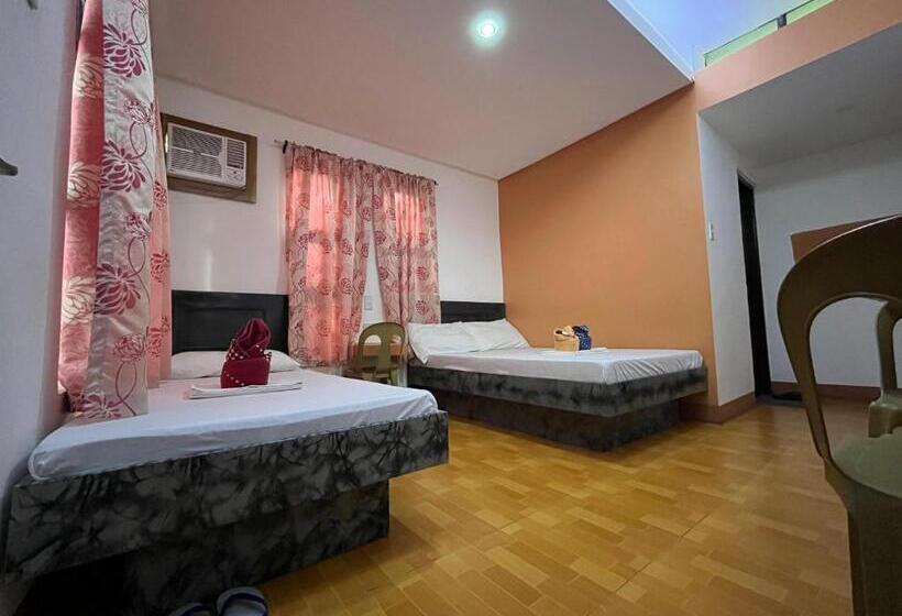 اتاق استاندارد سه نفره, Marian S Transient House