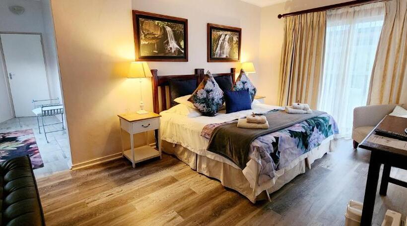 Quarto Estandar, Ash River Lodge