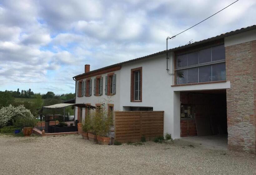 Трехместный Номер Стандарт Вид на Сад, Domaine En Castanet