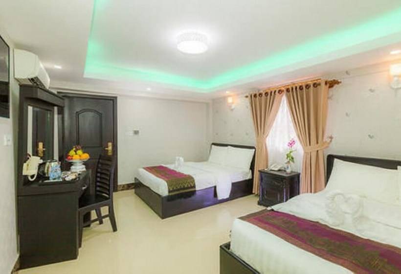 Люкс Повышенной Комфортности, Seventh Heaven Hotel And High Bar