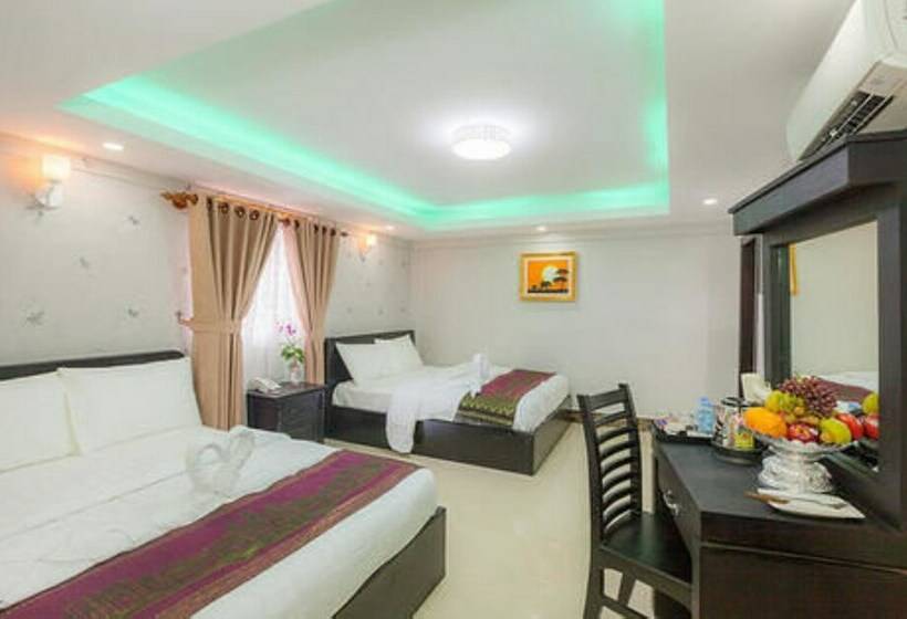 디럭스 스위트, Seventh Heaven Hotel And High Bar