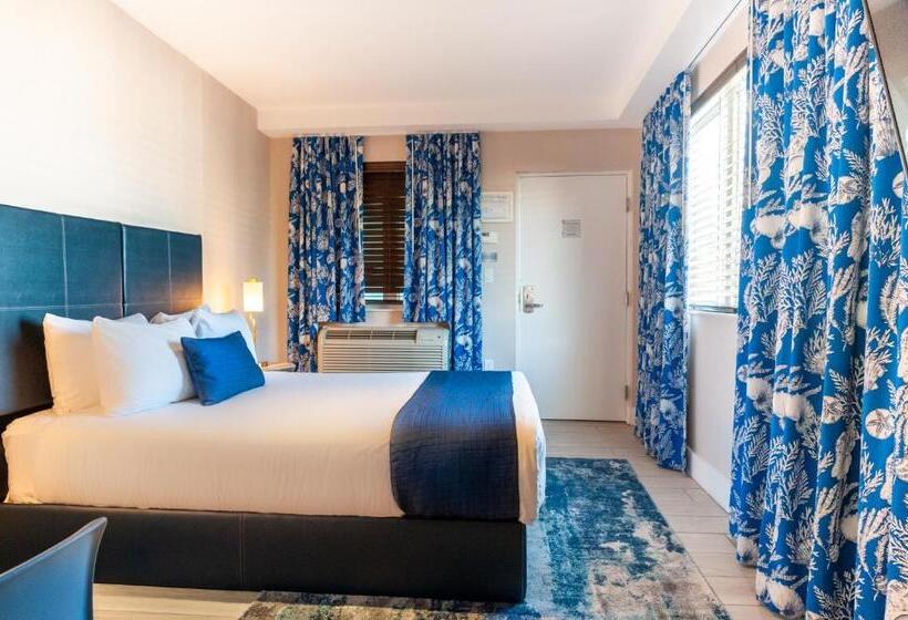 Студия Стандарт, Waterside Hotel And Suites