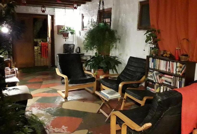 اتاق استاندارد سه تخته با سرویس بهداشتی مشترک, Zoete Inval
