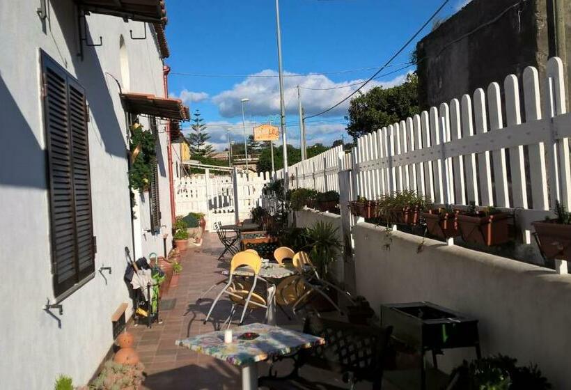 اتاق استاندارد چهار تخته, B&b Pompeilog