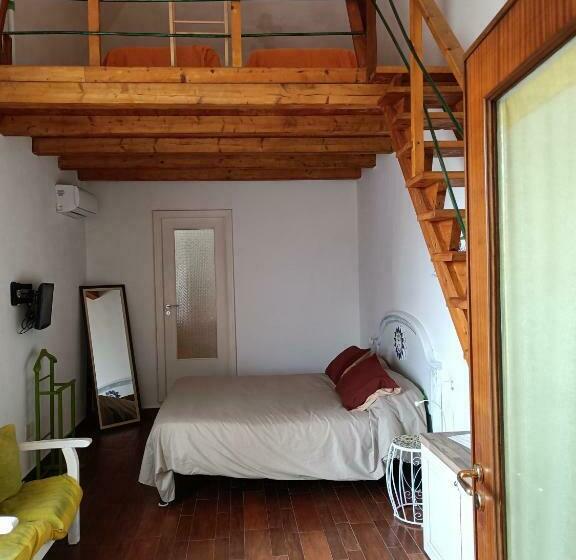 Четырехместный Номер Стандарт, B&b Pompeilog