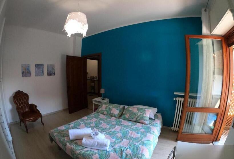 Номер Стандарт с Балконом, Bella Vita Guesthouse  Parcheggio Privato Interno